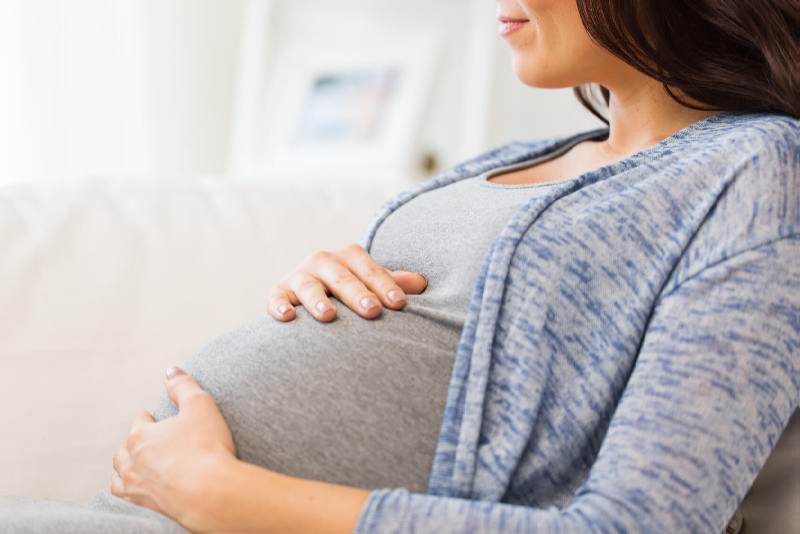آشنایی با خطرات و عوارض لیزر در بارداری
